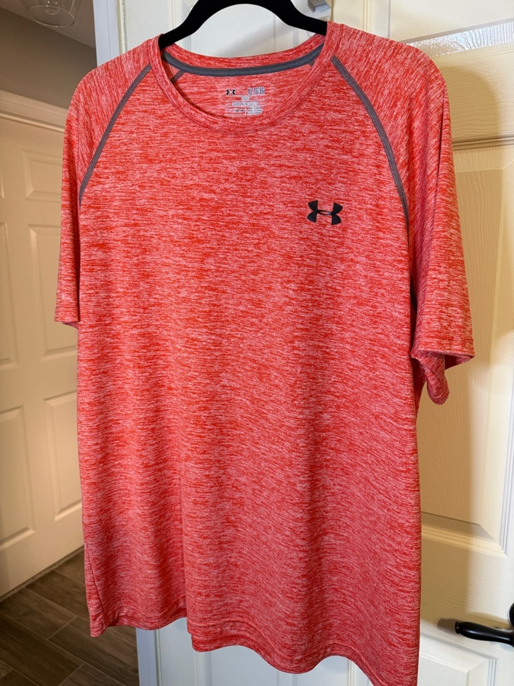 Under Armour Men's Orange Loose Fit Heatgear Short-Sleeve Performance Tee